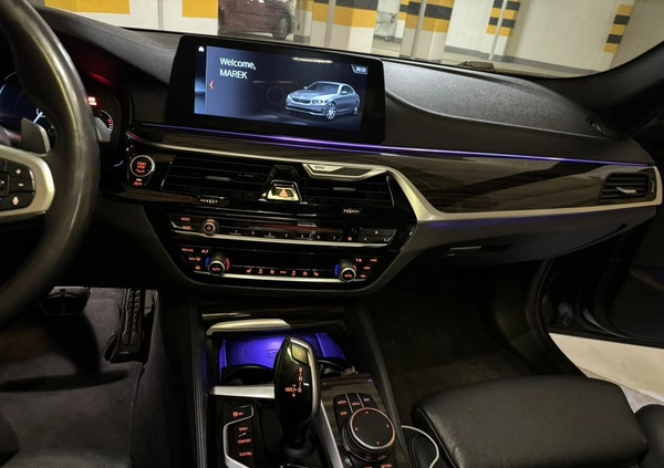BMW Seria 5 cena 139999 przebieg: 210000, rok produkcji 2017 z Warszawa małe 379
